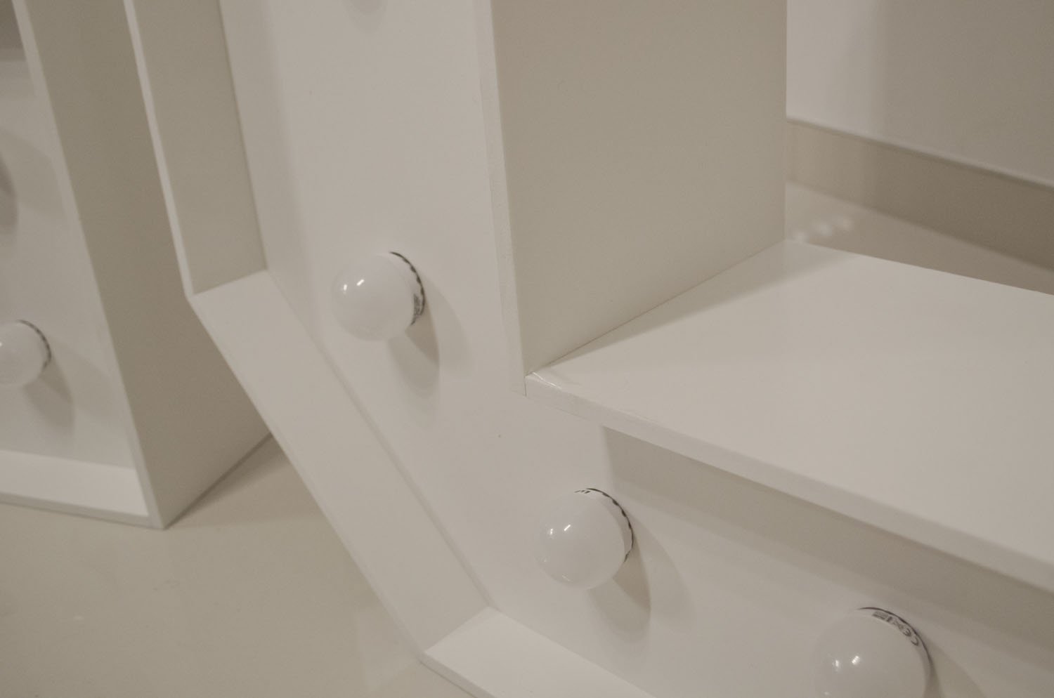 Wysoka jakość podświetlanych napisów LOVE, gwarantowana przez producenta!