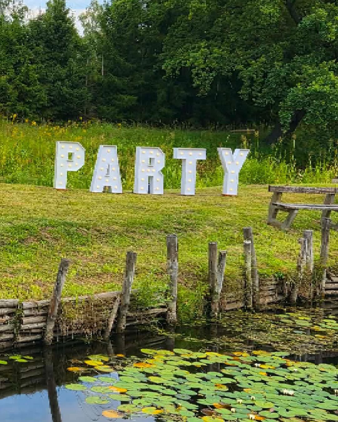 PARTY, DANCE, ESSA skomponuj swoje hasło przewodnie przyjęcia, zrealizujemy je dla ciebie!
