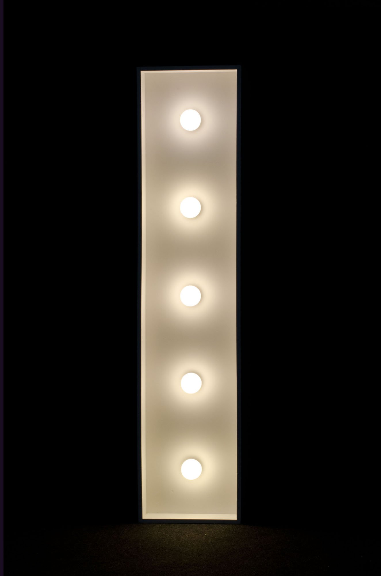 Litera I podświetlana żarówkami LED, o wysokości 1n, na wynajem, Opolu, alfabet A-Z