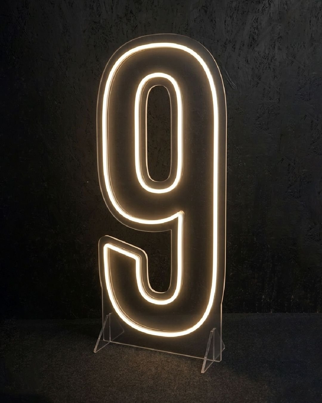 Cyfra 9 LED 120 cm &ndash; świecąca cyfra na 90 urodziny, jubileusz i event