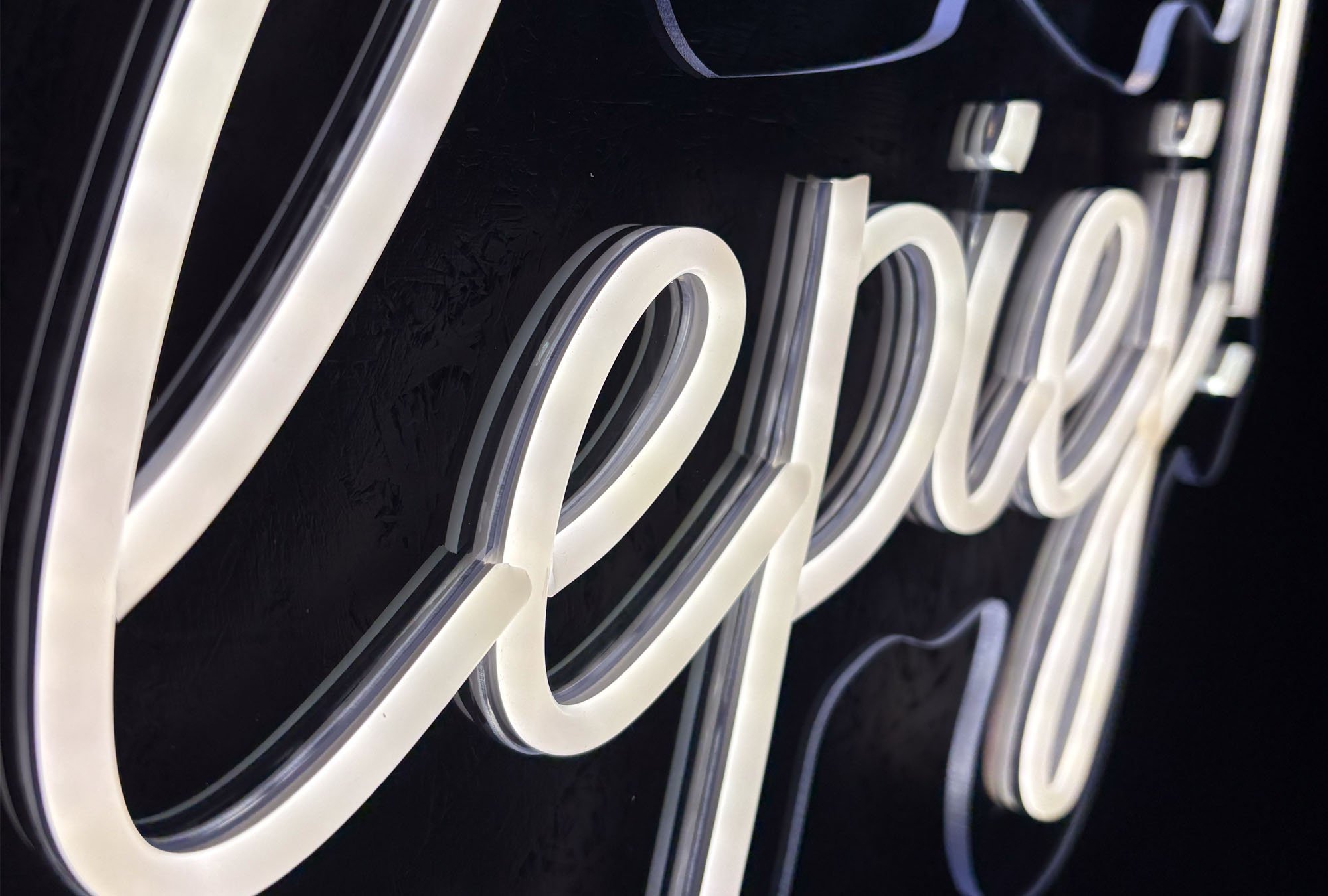 Neon LED Razem lepiej z wysyłką kurierską &ndash; świecący napis weselny na wynajem