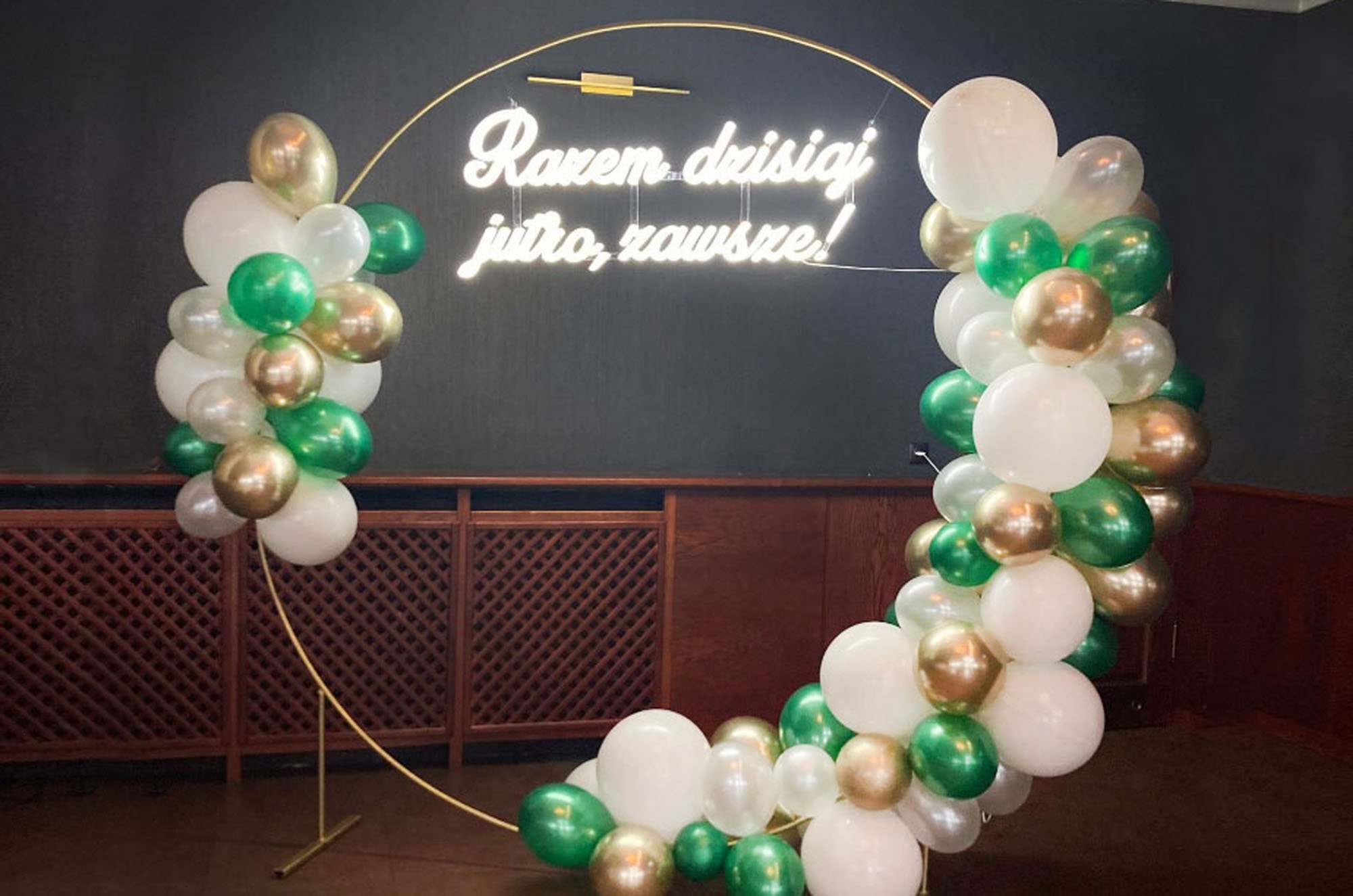 Neon Razem dzisiaj, jutro, zawsze na wynajem to subtelna forma dekoracji na wesele