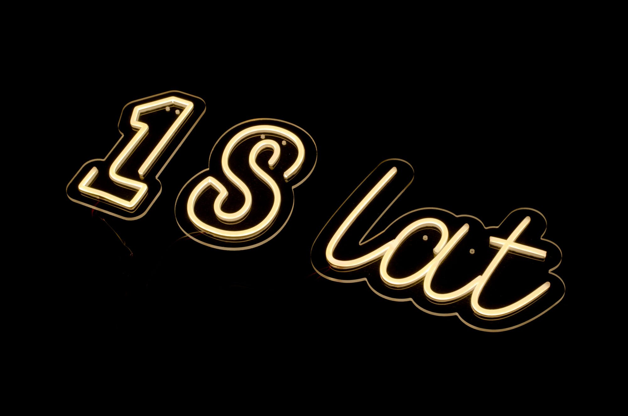 Aranżacja 18 lat – zestaw neonowych cyfr LED z napisem lat LiteroweLove