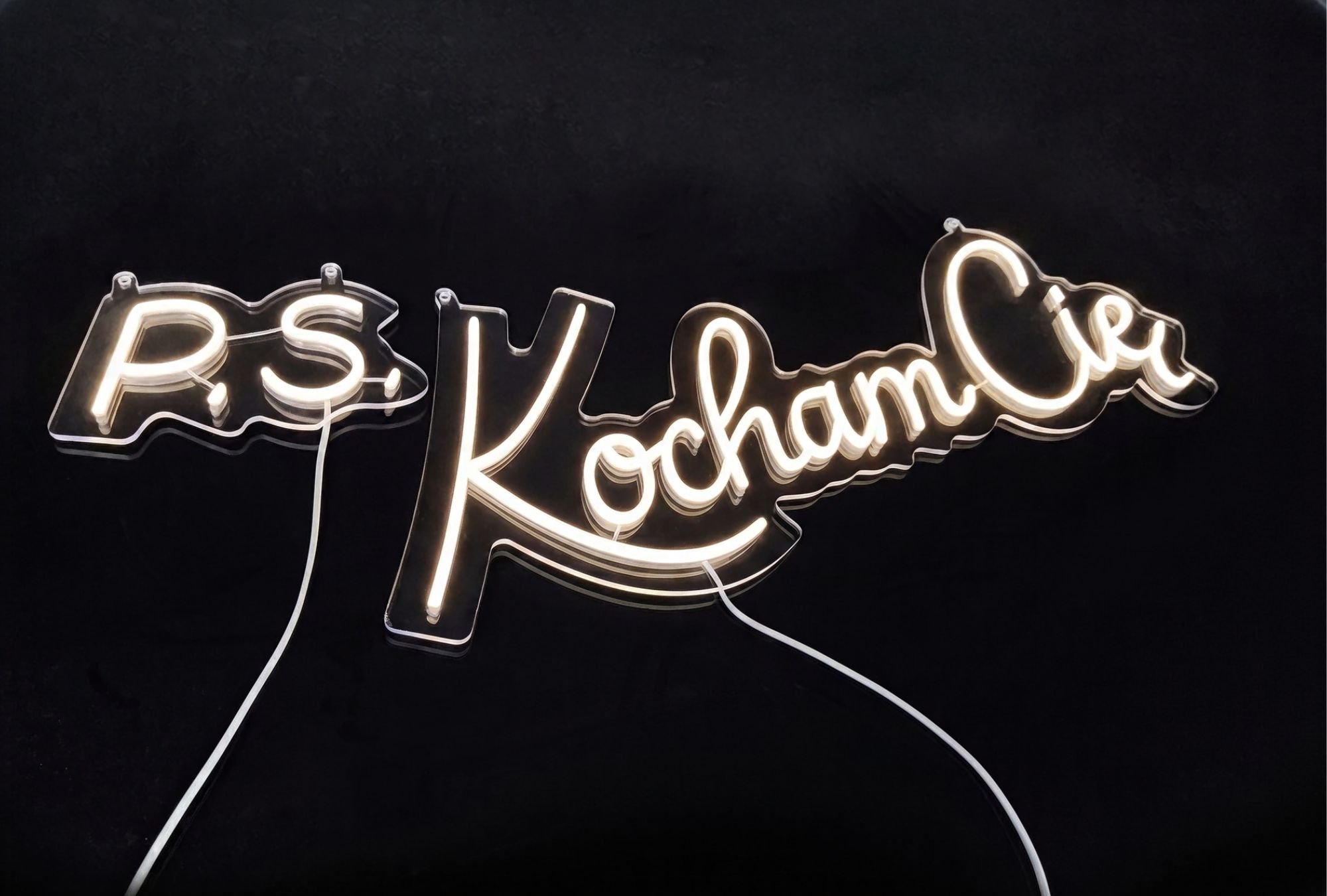 Dekoracja na ścianki weselne, neon P.S. Kocham Cię, wynajem, wysyłka, gwarancja!