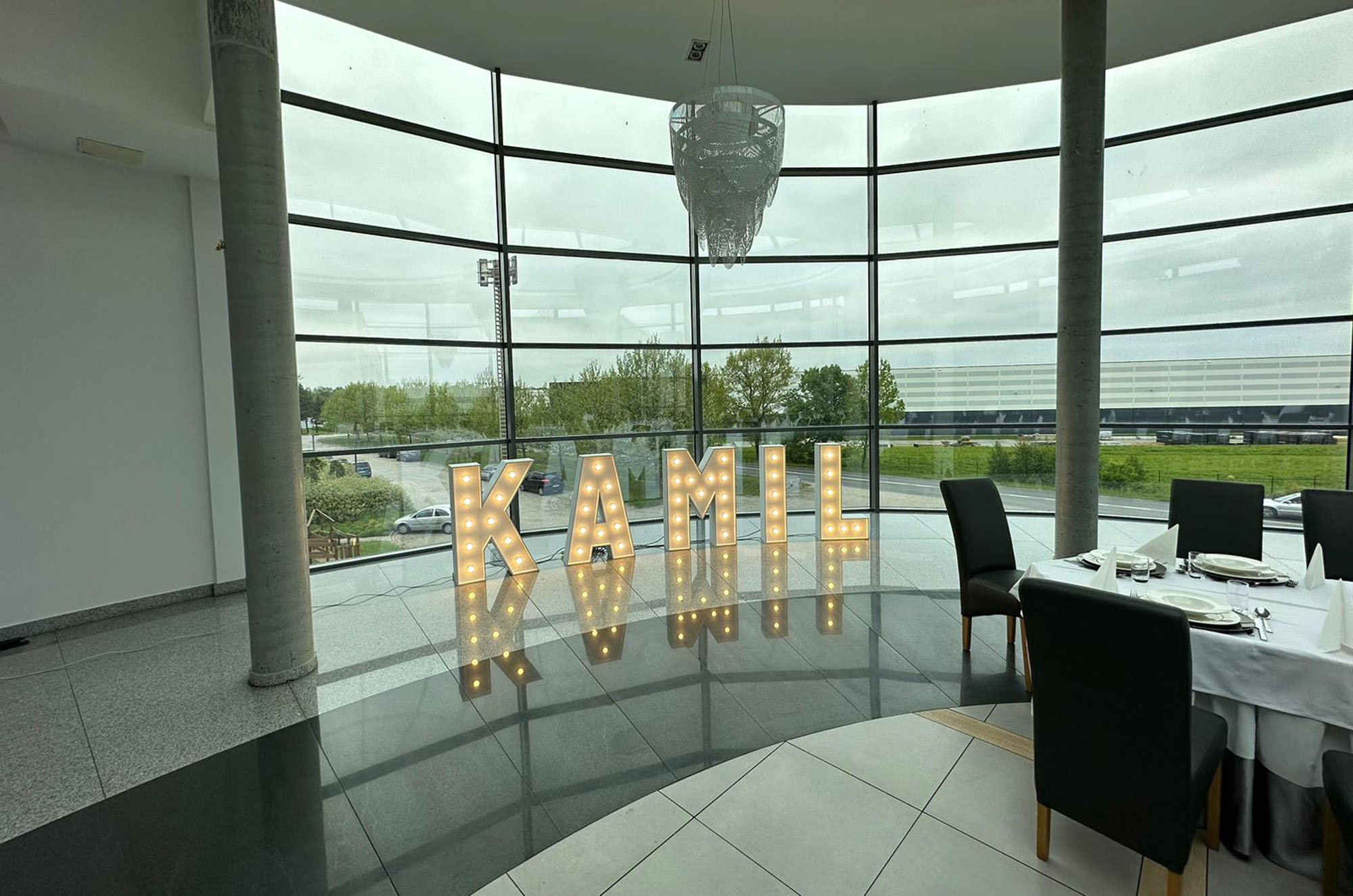 Podkreślcie to co jest dla was najwązniejsze. Literowe dekoracje świetlne na wyajem!