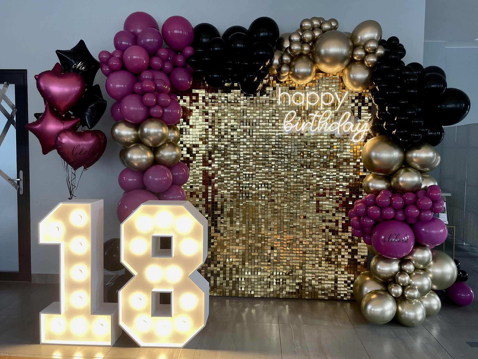 Cyfrowedekoracje świetlne na urodziny do wypożyczenia w Opolu! Stojące cyfry 18!