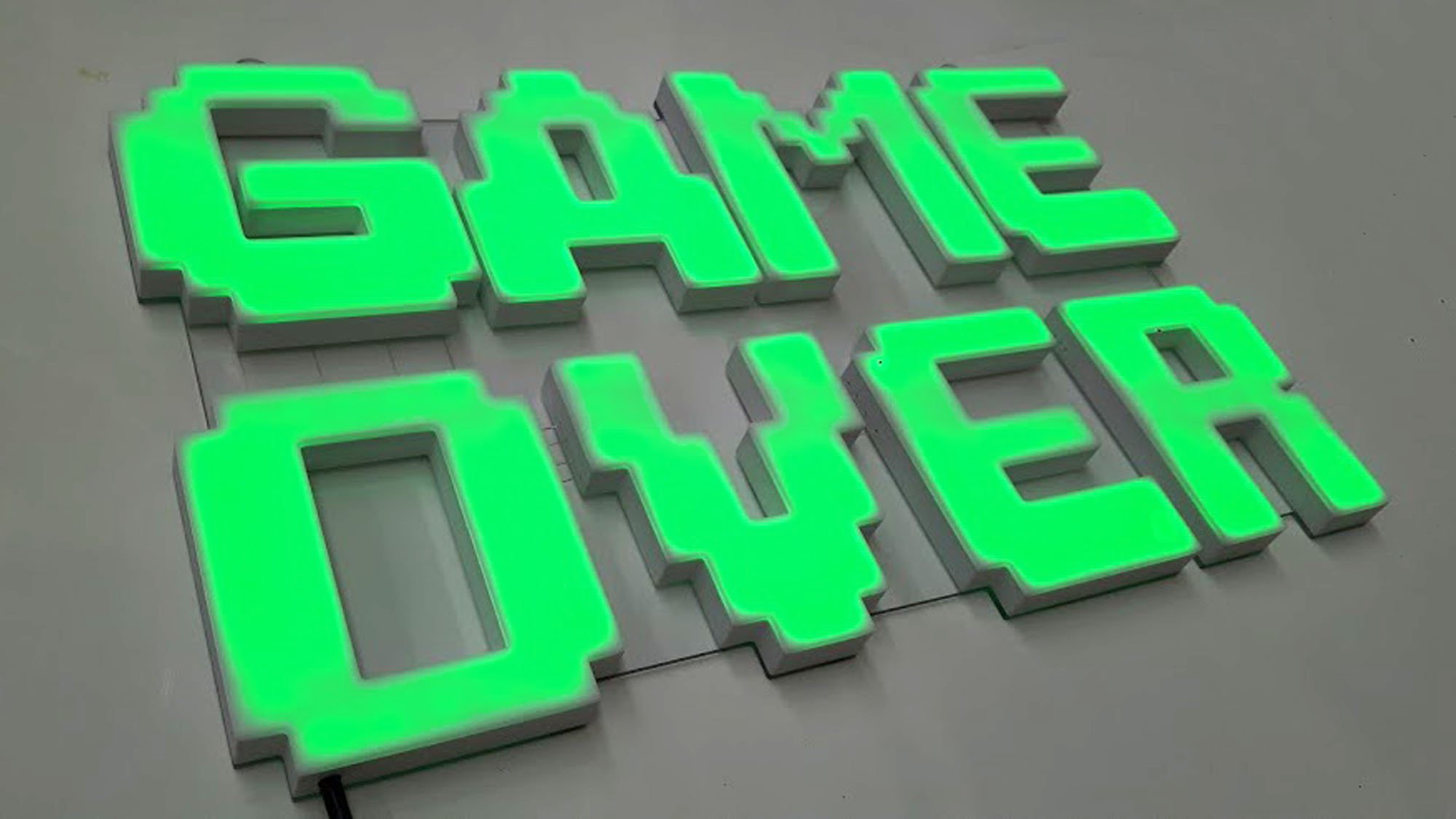 Nietuzinkowa dekoracja świetlna na wynajem, GAME OVER, Opole