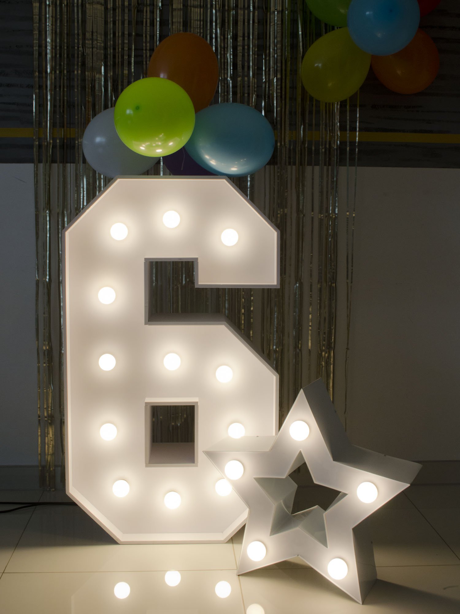 Podświetlane cyfry na urodziny, rocznice, jubileusze, eventy, zdarzenia