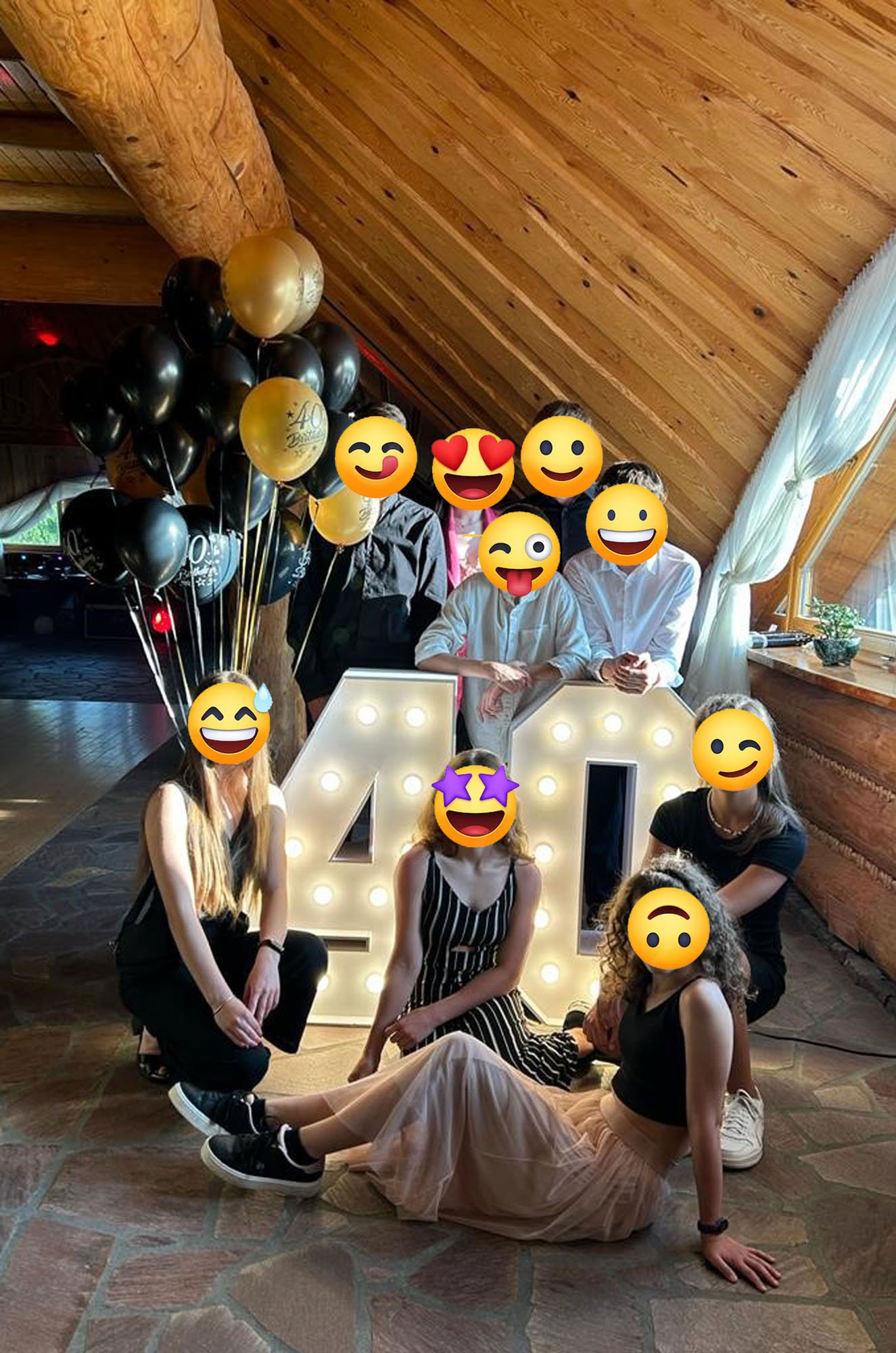 Komponuj dowolne cyfry o wysokości 100 cm na urodziny, rocznice, eventy. Idealna dekoracja świetlna.