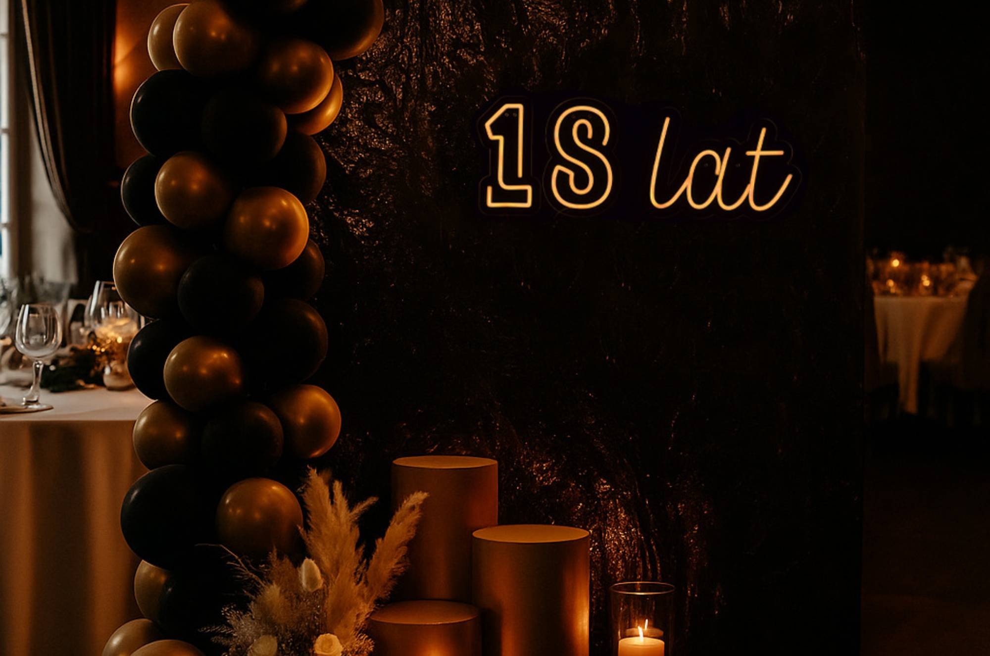 Świecące cyfry LED na rocznice i urodziny – dekoracje neonowe LiteroweLove