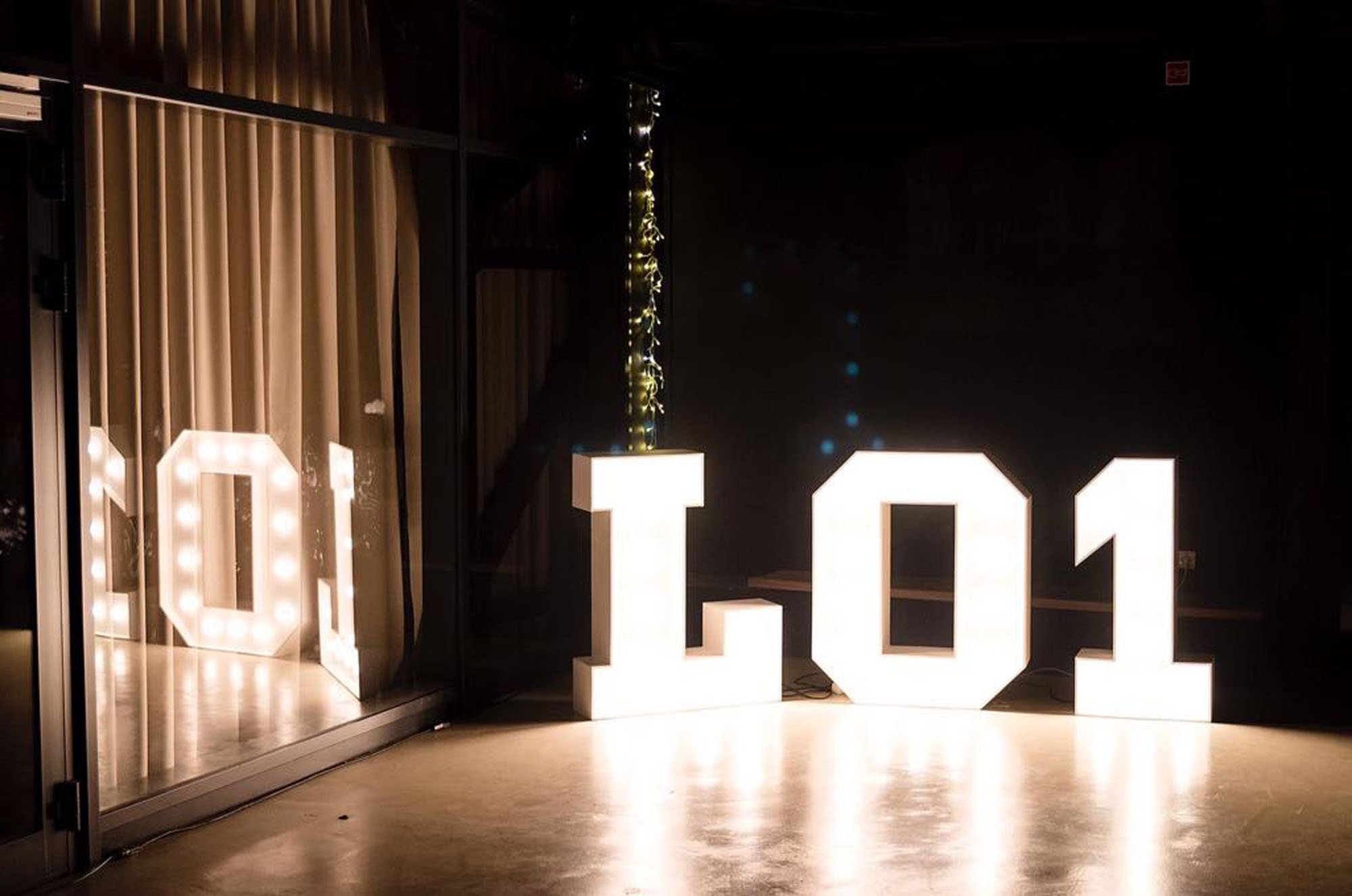 Podświetlane napisy dedykowane na studniówkę, na wynajem LO 1