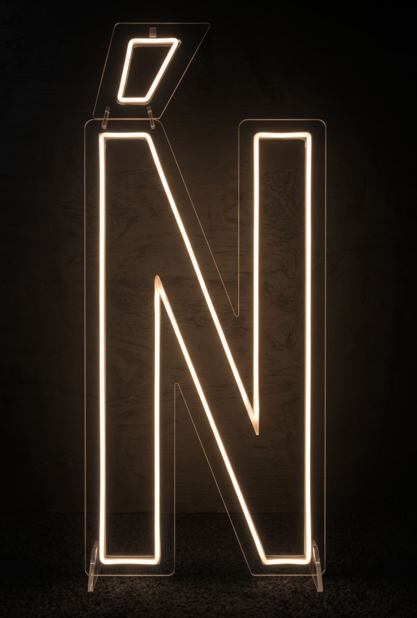 Neonowa litera Ń LED 120 cm &ndash; podświetlana dekoracja do napis&oacute;w na wesela i eventy